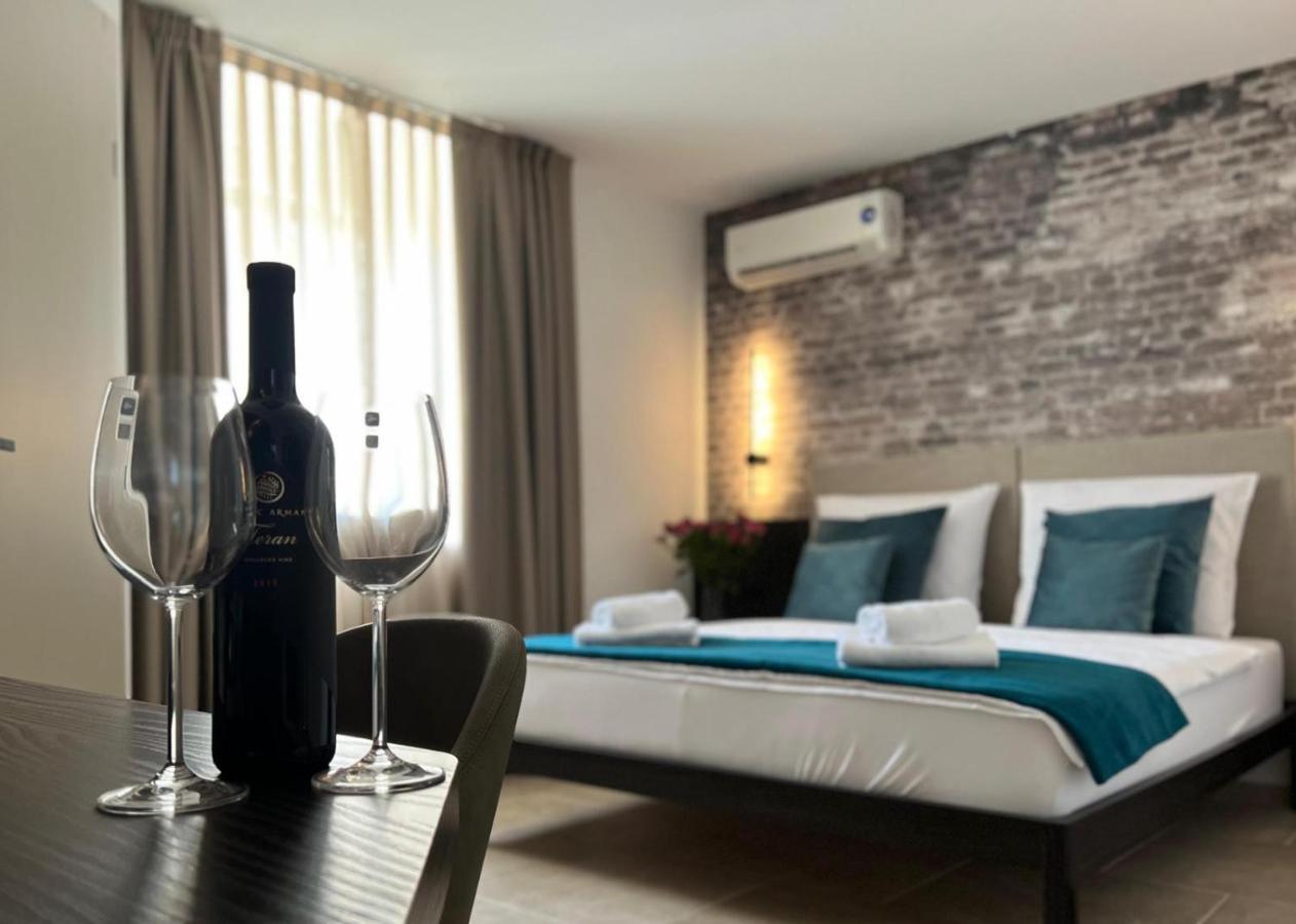 Arena Prestige Rooms Pula Exterior foto
