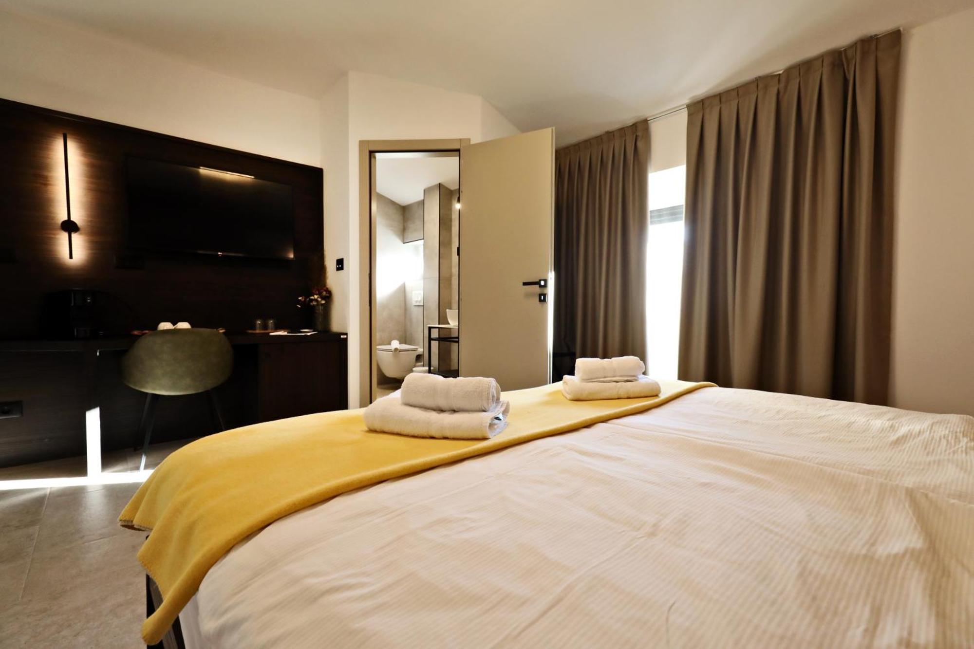 Arena Prestige Rooms Pula Exterior foto